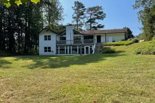 905 Heards Ferry Rd, Sandy Springs, GA 30328 - Photo 14