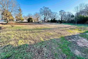 857 College St, Royston, GA 30662 - Photo 1