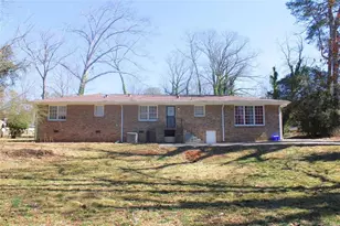 5943 Christopher Ln, Lithonia, GA 30058 - Photo 14