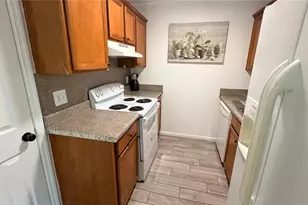 250 Mill Creek Pl, Roswell, GA 30076 - Photo 12