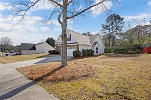 738 York View Dr, Auburn, GA 30011 - Photo 4