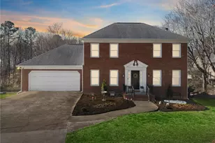 1487 Watsons Pl, Lawrenceville, GA 30043 - Photo 2