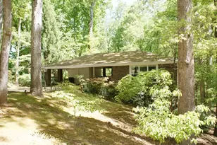 1146 Lakeshore Dr, Gainesville, GA 30501 - Photo 1