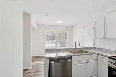 240 Plantation Glen Court, Johns Creek, GA 30022 - Photo 8