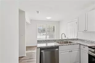 240 Plantation Glen Ct, Johns Creek, GA 30022 - Photo 8