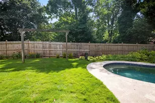 1213 Club Walk Dr NE, Brookhaven, GA 30319 - Photo 22