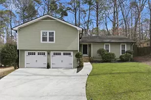 1215 Martin Ridge Rd, Roswell, GA 30076 - Photo 1