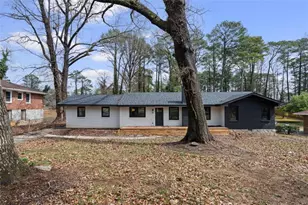 1971 Honeysuckle Ln, Atlanta, GA 30311 - Photo 2