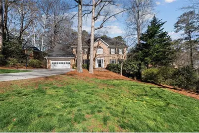 2380 Kimbrough Court, Sandy Springs, GA 30350 - Photo 2