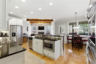 810 Ravenstone Way, Canton, GA 30115 - Photo 6