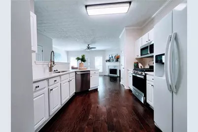902 Tree Creek Boulevard, Lawrenceville, GA 30043 - Photo 10