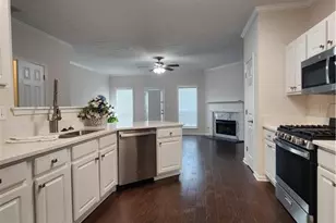 902 Tree Creek Blvd, Lawrenceville, GA 30043 - Photo 12