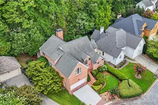 1696 Harts Run, Atlanta, GA 30341 - Photo 4