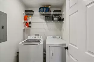 322 Streamside Dr, Roswell, GA 30076 - Photo 18