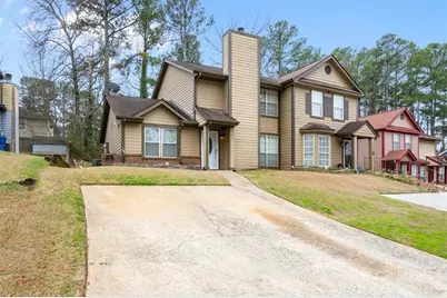 2560 Picardy Circle N, College Park, GA 30349 - Photo 2