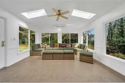 2652 Fontainebleau Drive, Dunwoody, GA 30360 - Photo 16