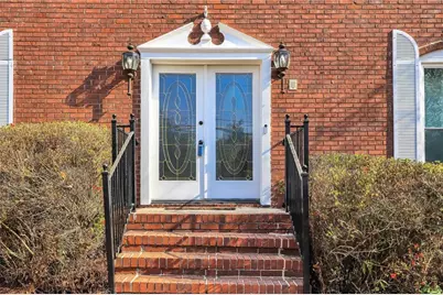 2652 Fontainebleau Drive, Dunwoody, GA 30360 - Photo 2