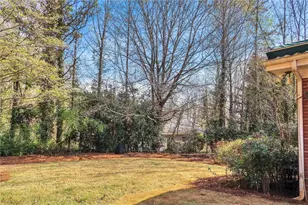 2652 Fontainebleau Dr, Dunwoody, GA 30360 - Photo 40