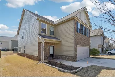 2002 Bridgewater Pass, Hampton, GA 30228 - Photo 2