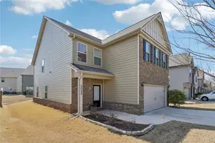 2002 Bridgewater Pass, Hampton, GA 30228 - Photo 2