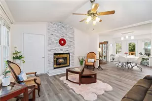 6428 Paradise Point Rd, Flowery Branch, GA 30542 - Photo 4