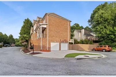 1711 Summit Glen Lane, Atlanta, GA 30329 - Photo 2
