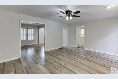 6655 Lake Run Drive, Flowery Branch, GA 30542 - Photo 6