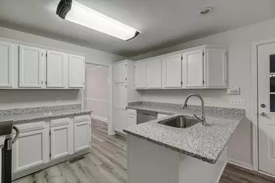 6655 Lake Run Drive, Flowery Branch, GA 30542 - Photo 10