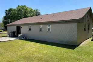 156 E Geer St, Colquitt, GA 39837 - Photo 2