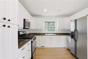 305 Brookwood Dr SW, Marietta, GA 30064 - Photo 6