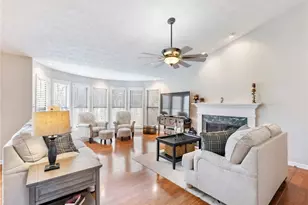 6650 Lake Run Dr, Flowery Branch, GA 30542 - Photo 8