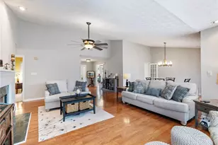 6650 Lake Run Dr, Flowery Branch, GA 30542 - Photo 10