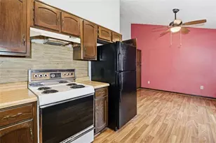 2490 Stoney Brook Ln NE, Marietta, GA 30062 - Photo 8