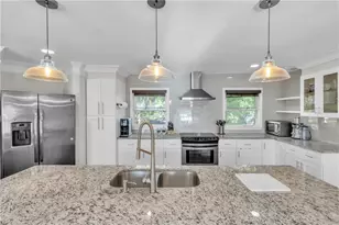 2363 Oakridge Ct, Decatur, GA 30032 - Photo 10