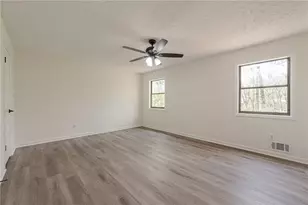 221 Little Brook Ln, Woodstock, GA 30188 - Photo 12