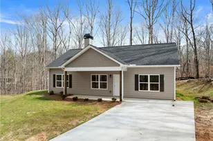 96 Hawks Ridge Ct, Cleveland, GA 30528 - Photo 4