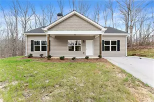 97 Hawks Ridge Ct, Cleveland, GA 30528 - Photo 2