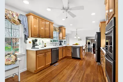 5370 Grenoble Court, Dunwoody, GA 30360 - Photo 4