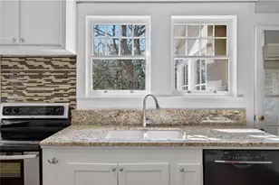 304 E Jackson St, Buford, GA 30518 - Photo 10