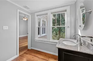 304 E Jackson St, Buford, GA 30518 - Photo 16