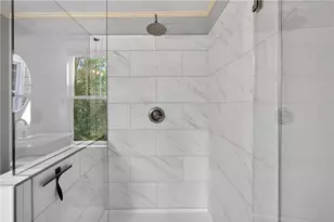 304 E Jackson St, Buford, GA 30518 - Photo 18