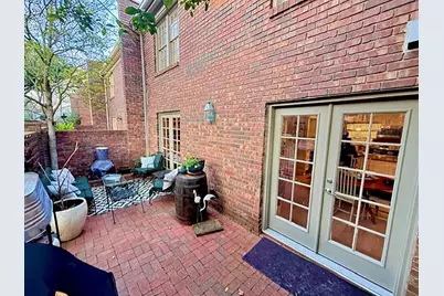 28 Old Ivy Square NE, Atlanta, GA 30342 - Photo 16