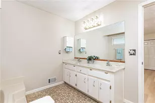 2261 Ravenwood Trail, Marietta, GA 30066 - Photo 20