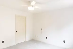 300 Johnson Ferry Road NE, Atlanta, GA 30328 - Photo 4