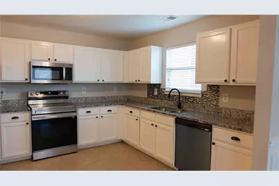 11037 Southwood Drive, Hampton, GA 30228 - Photo 8