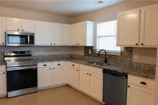 11037 Southwood Dr, Hampton, GA 30228 - Photo 8