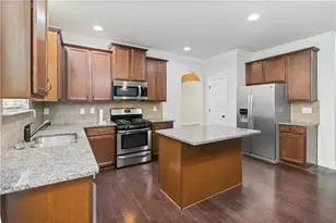 2321 Willow Shade Ln, Loganville, GA 30052 - Photo 2