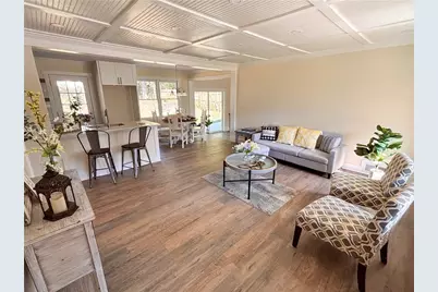 1912 Canmont Drive NE, Brookhaven, GA 30319 - Photo 10