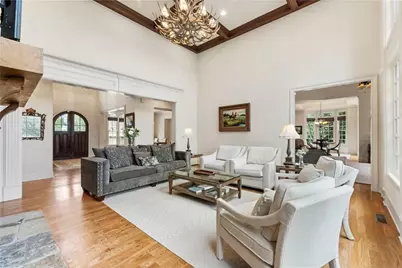 927 Buckingham Circle NW, Atlanta, GA 30327 - Photo 12