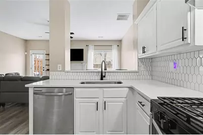 7077 Biltmore Trace, Lithonia, GA 30058 - Photo 6